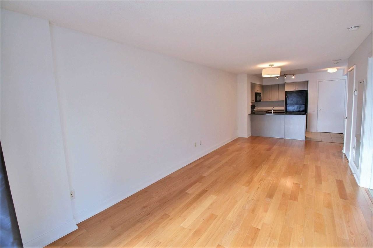 2181 Yonge Street - Photo 2 of 10