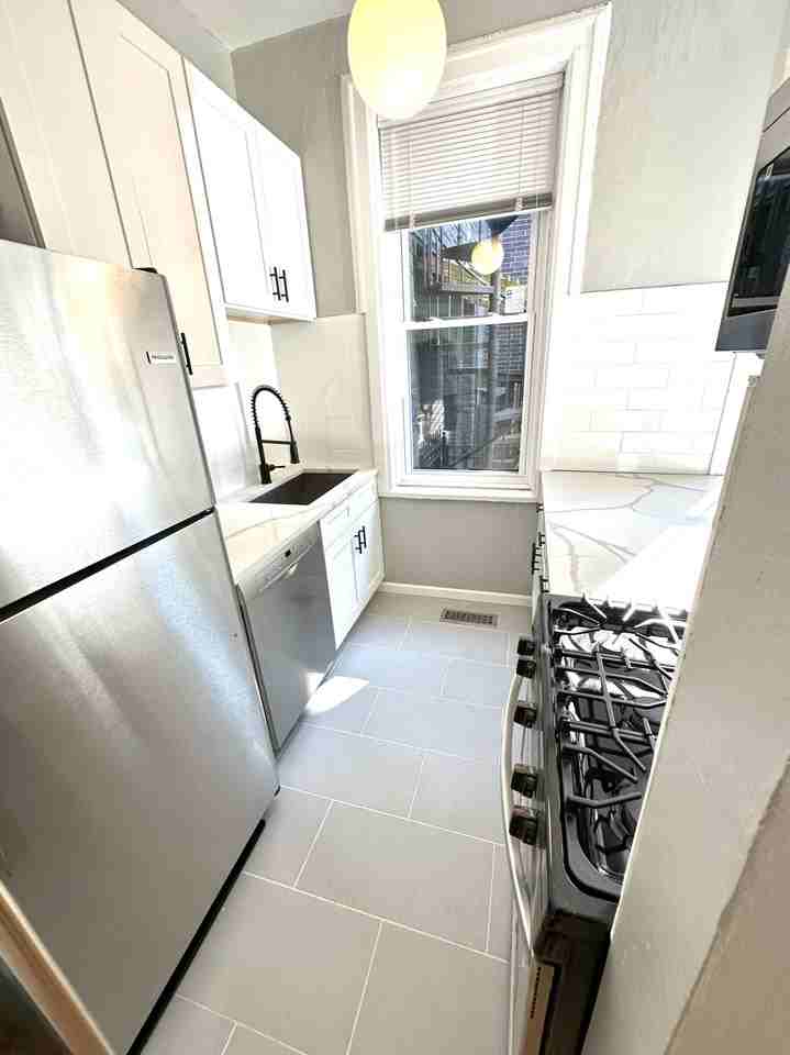 Kenmore Apartments in Lincoln Park, Chicago, IL 60614 Zumper