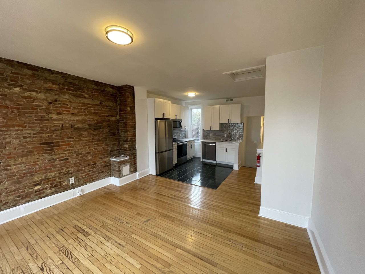 325 Green St #3 - Photo 3 of 10