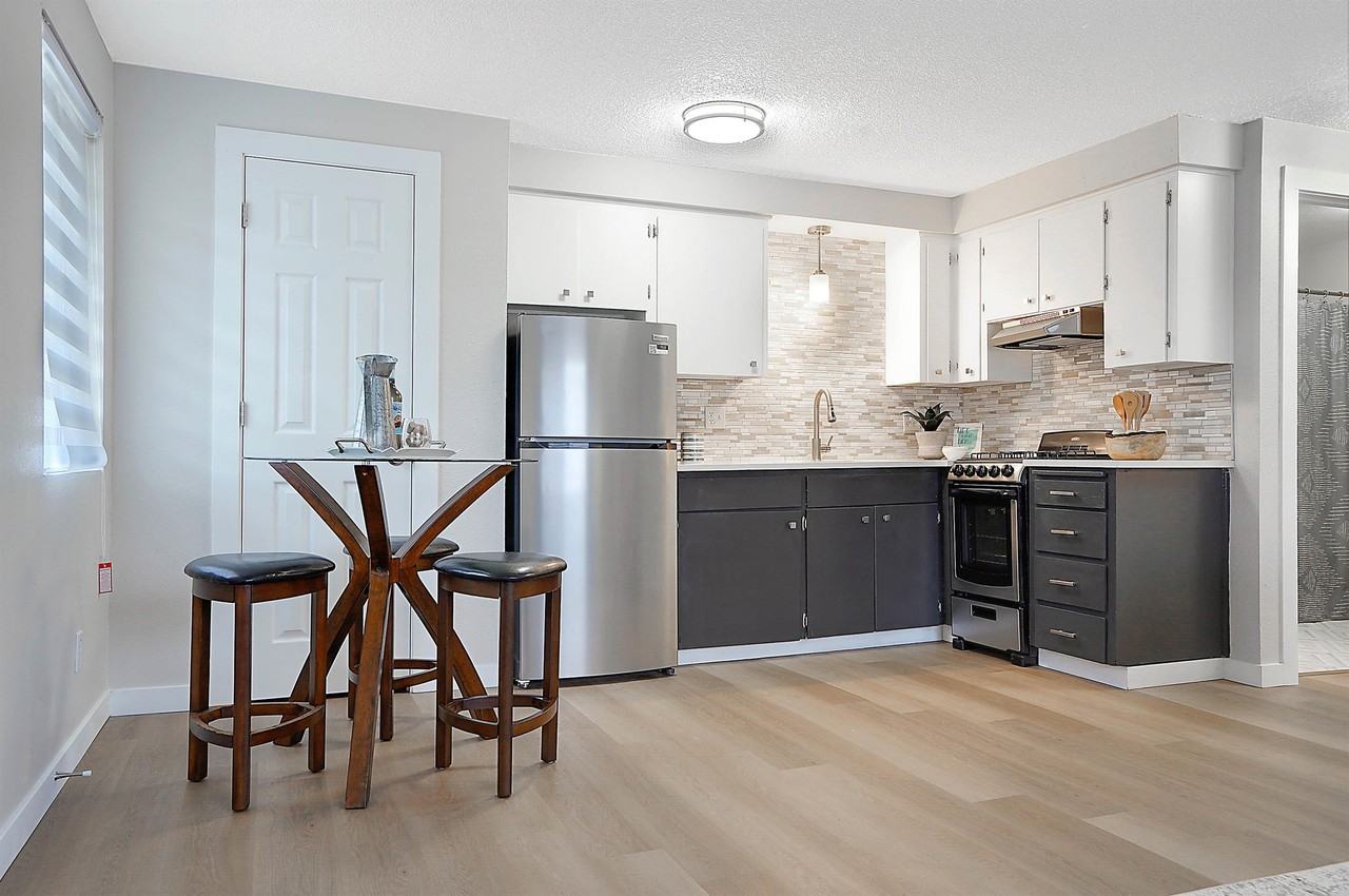 2339 Lee St Se #2339 - Photo 7 of 26