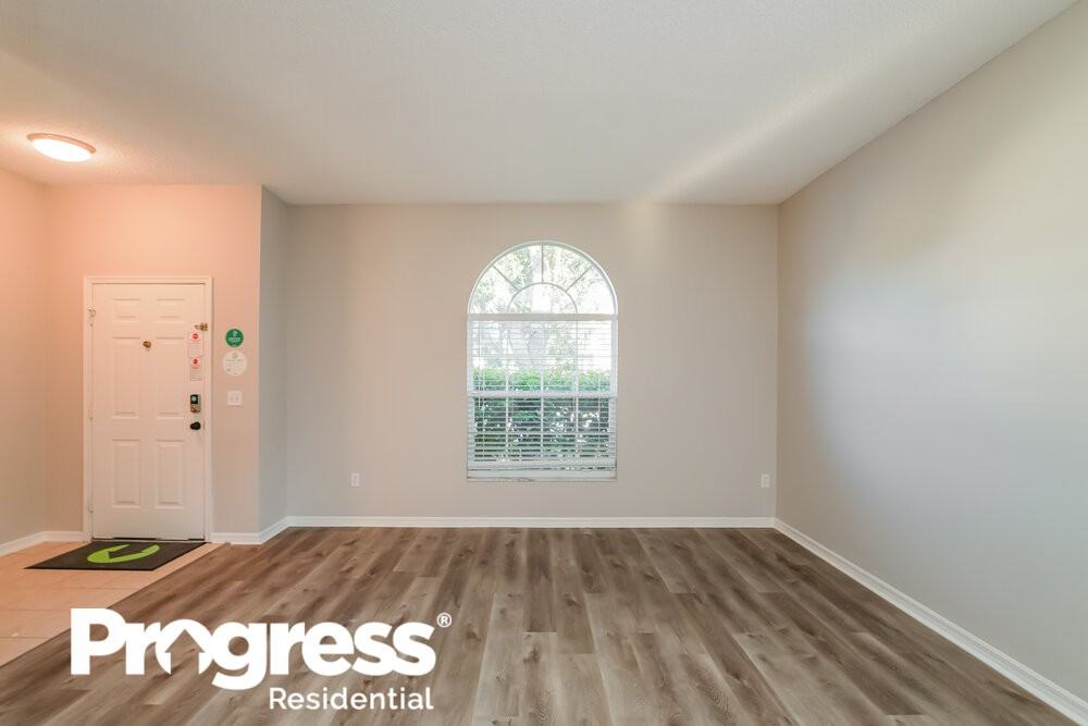 14523 Lake Underhill Rd - Photo 3 of 16