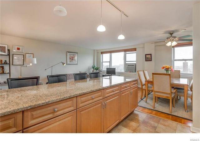 3135 Johnson Ave #10463