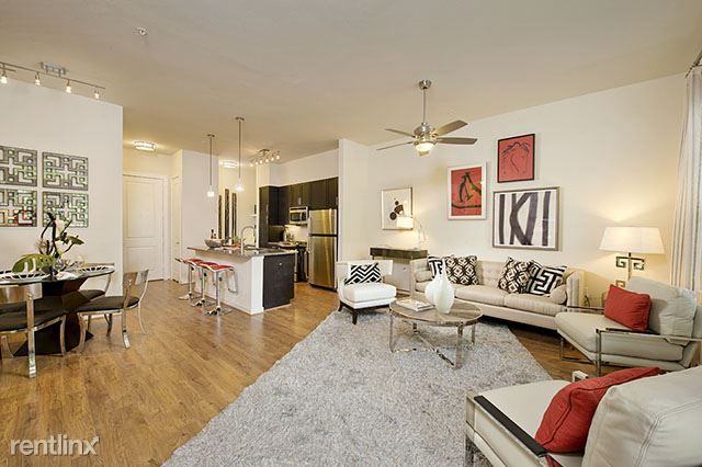 11070 Katy Frwy - Photo 2 of 38