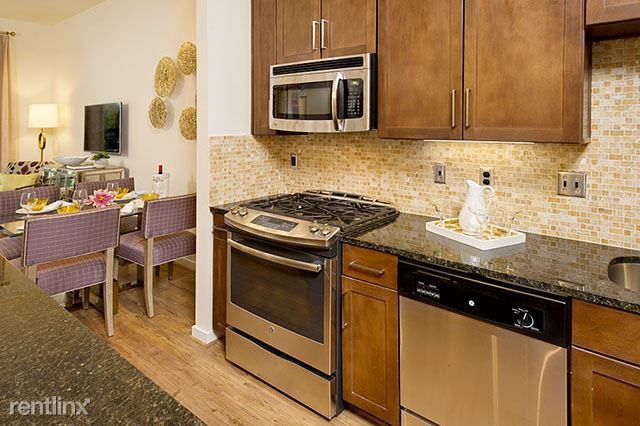 11070 Katy Frwy - Photo 3 of 38