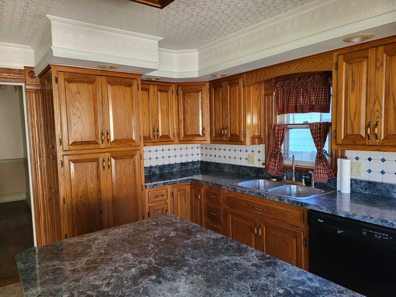 1818 E Lawrence St - Photo 2 of 12