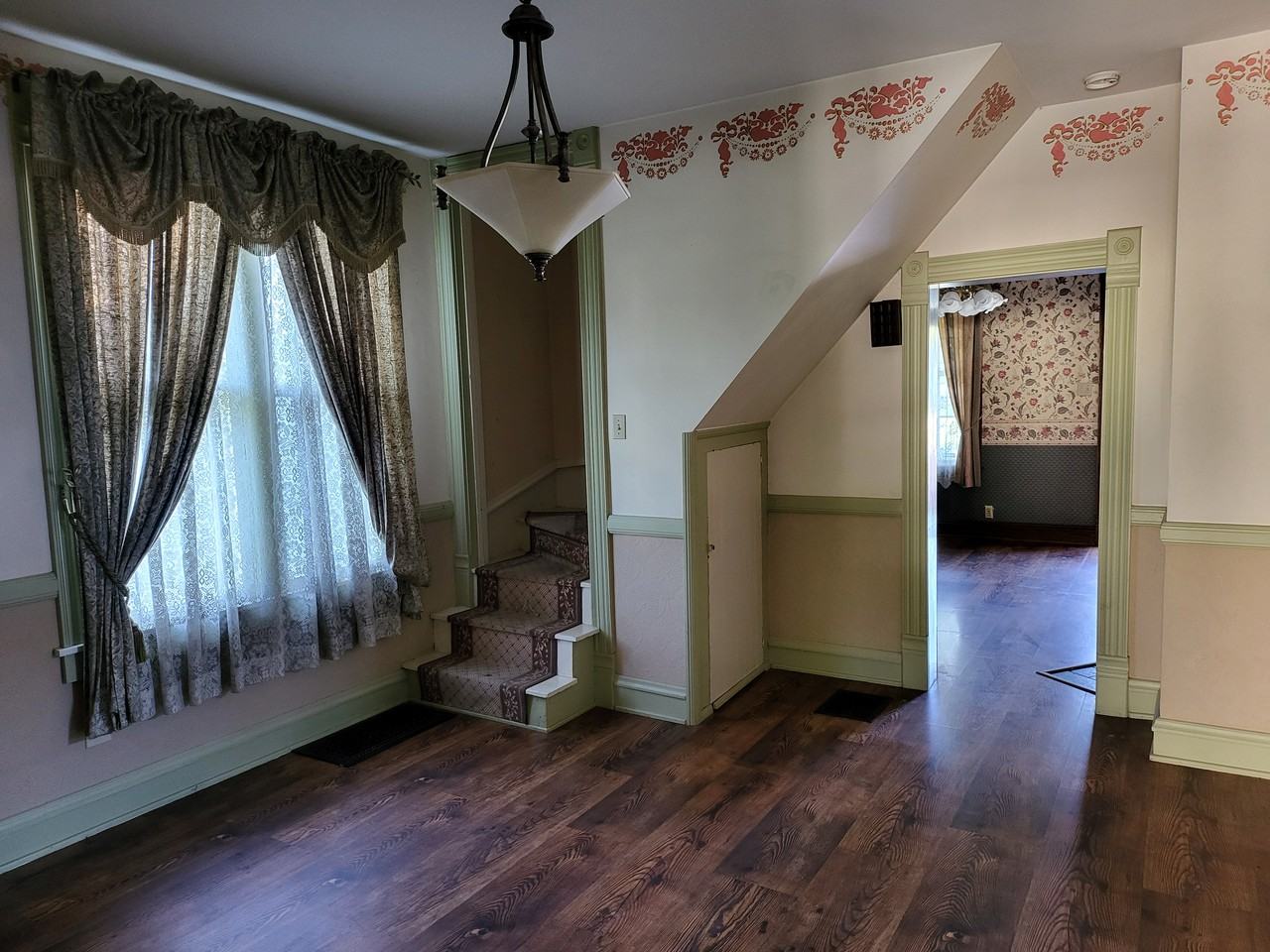 1818 E Lawrence St - Photo 3 of 12