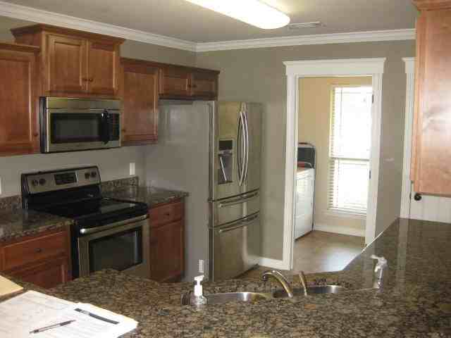 5596 Hannah Ct - Photo 2 of 16