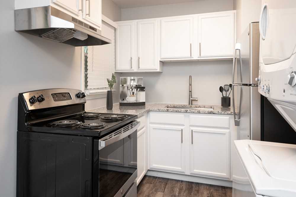 Bradford Commons Townhomes - Photo 7 of 29