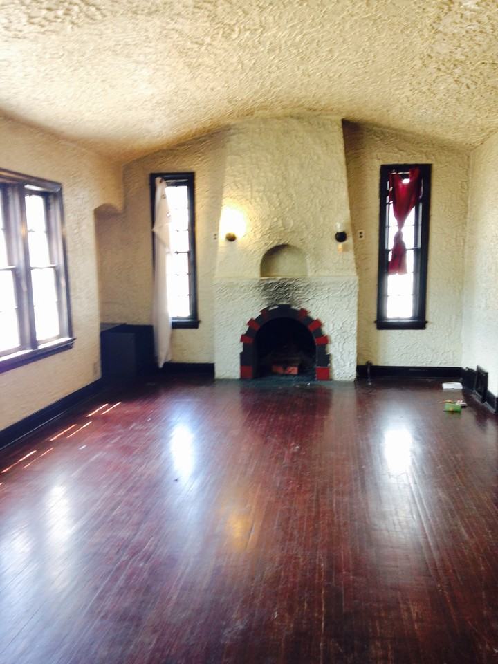 1919 N Cheyenne Ave - Photo 2 of 14