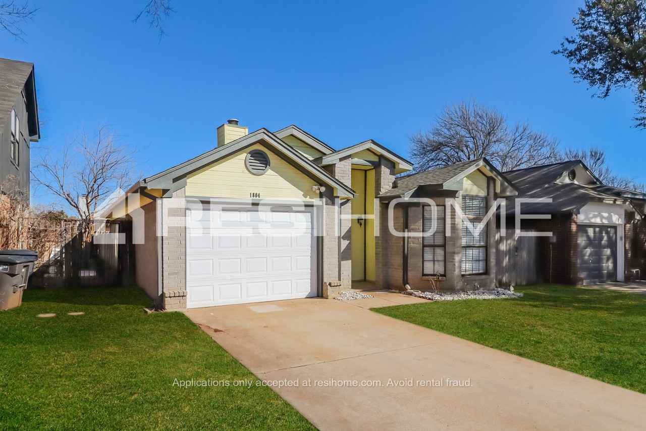 1804 Woodhall Way - Photo 3 of 23