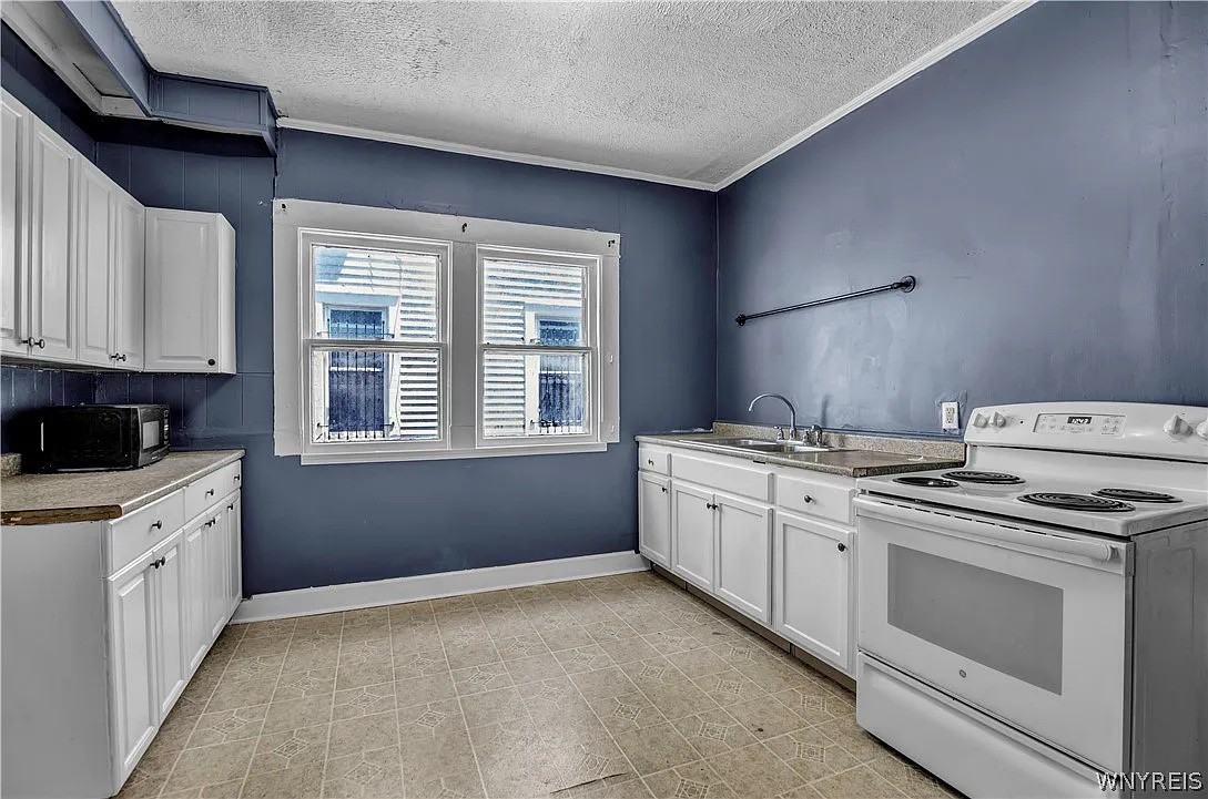 170 Hedley Pl #1 - Photo 2 of 10