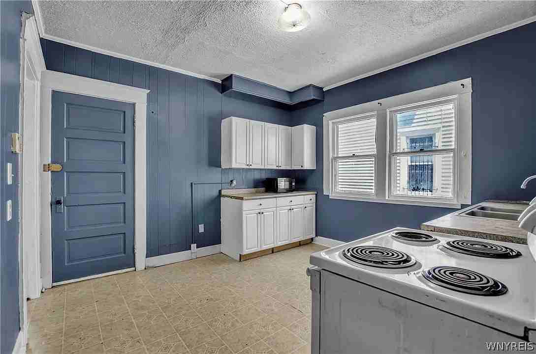 170 Hedley Pl #1 - Photo 3 of 10