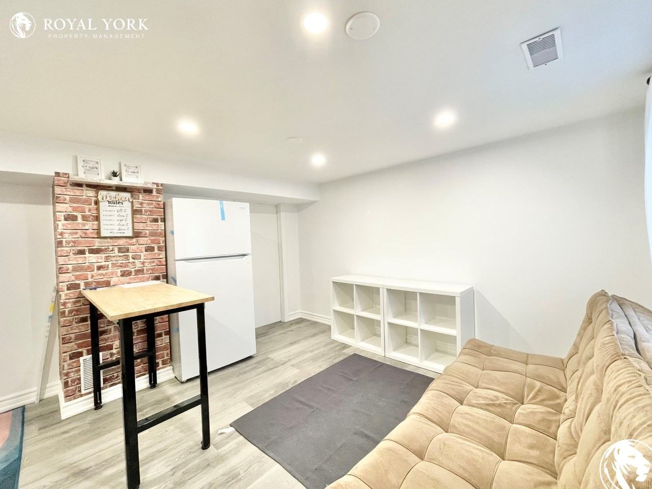 52 Glenridge Rd #2 - Photo 3 of 23