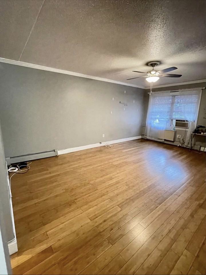 619 Hart St - Photo 2 of 6