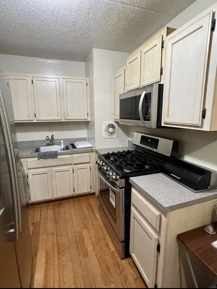 619 Hart St - Photo 3 of 6