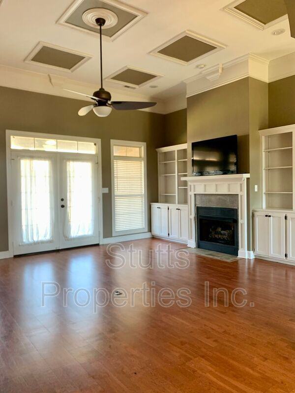 320 Wheaton Dr - Photo 2 of 20