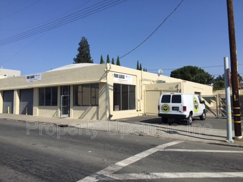 415 E 10th St - Photo 3 of 47