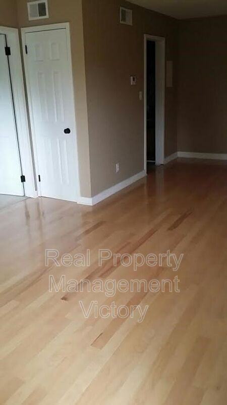 1171 16th Ave S #J - Photo 3 of 14