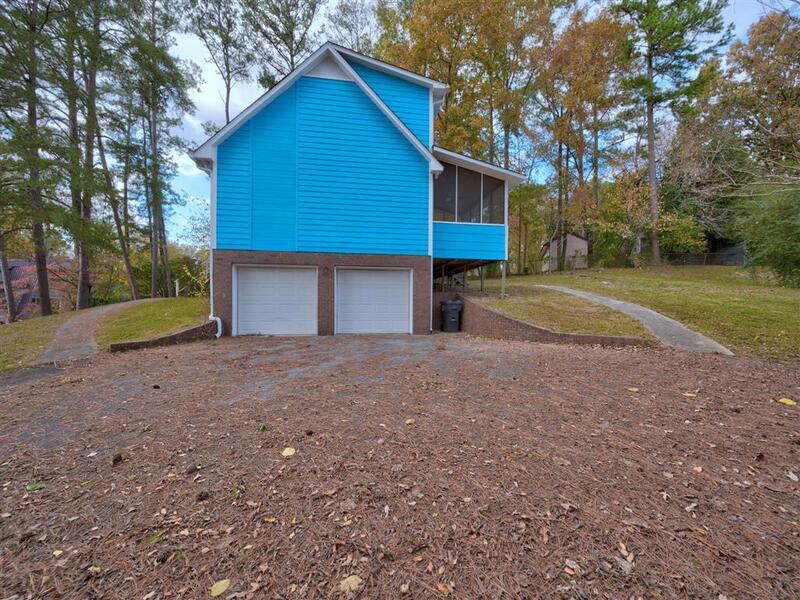 2305 Ridgewood Rd - Photo 2 of 19