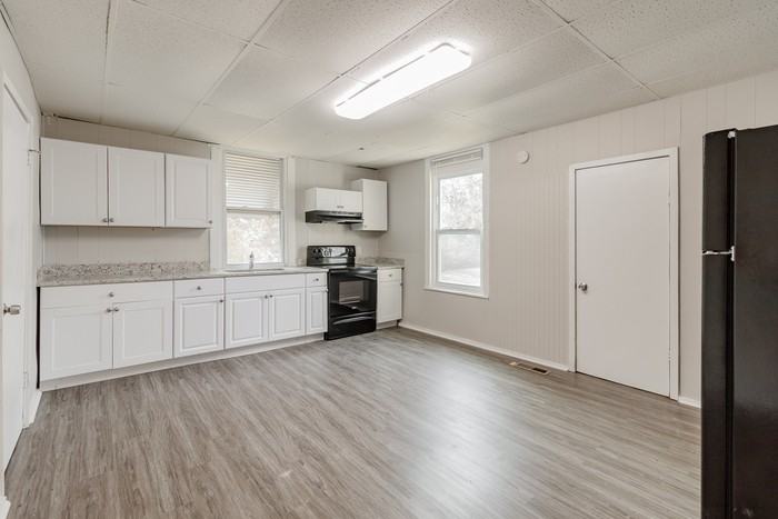 1010 Troup St - Photo 3 of 15