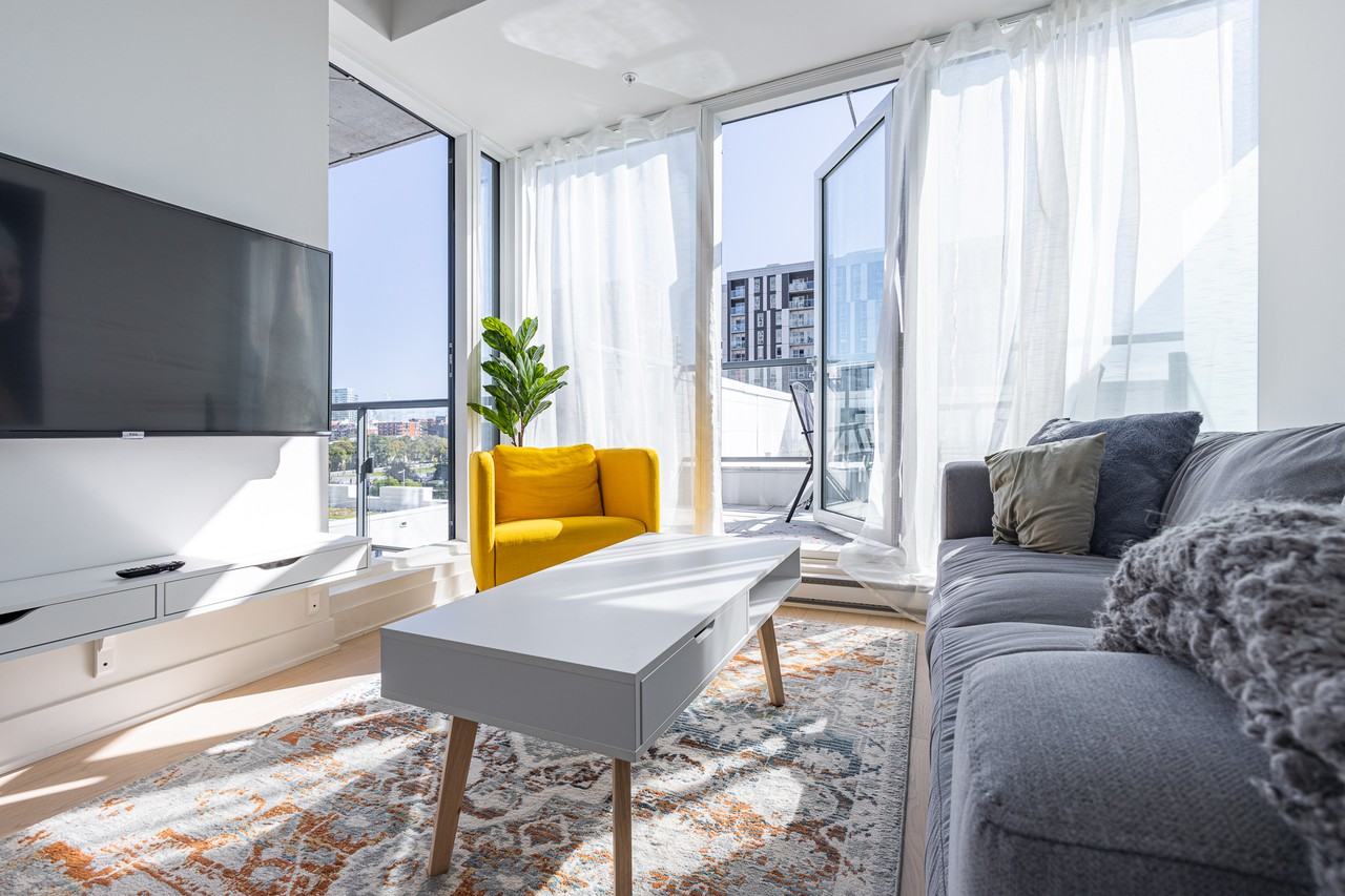 1288 Rue Saint-Antoine Ouest #303