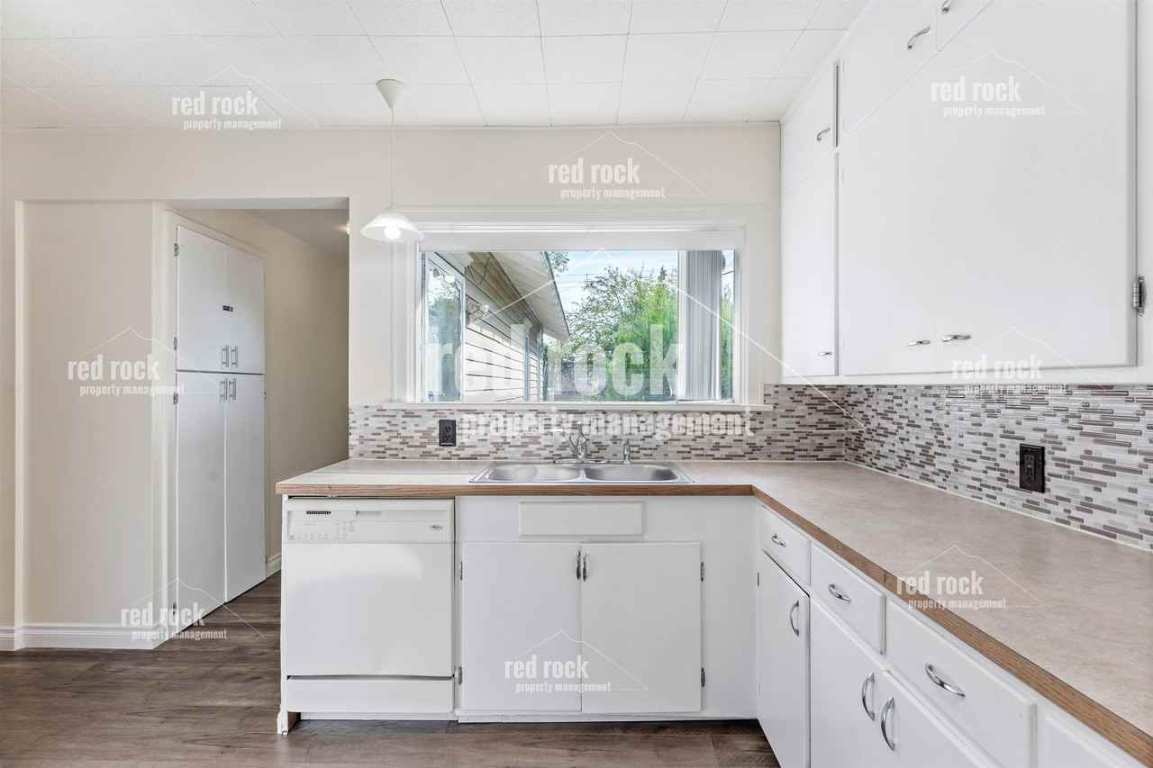 402 E Baldwin Ave #1 - Photo 7 of 24