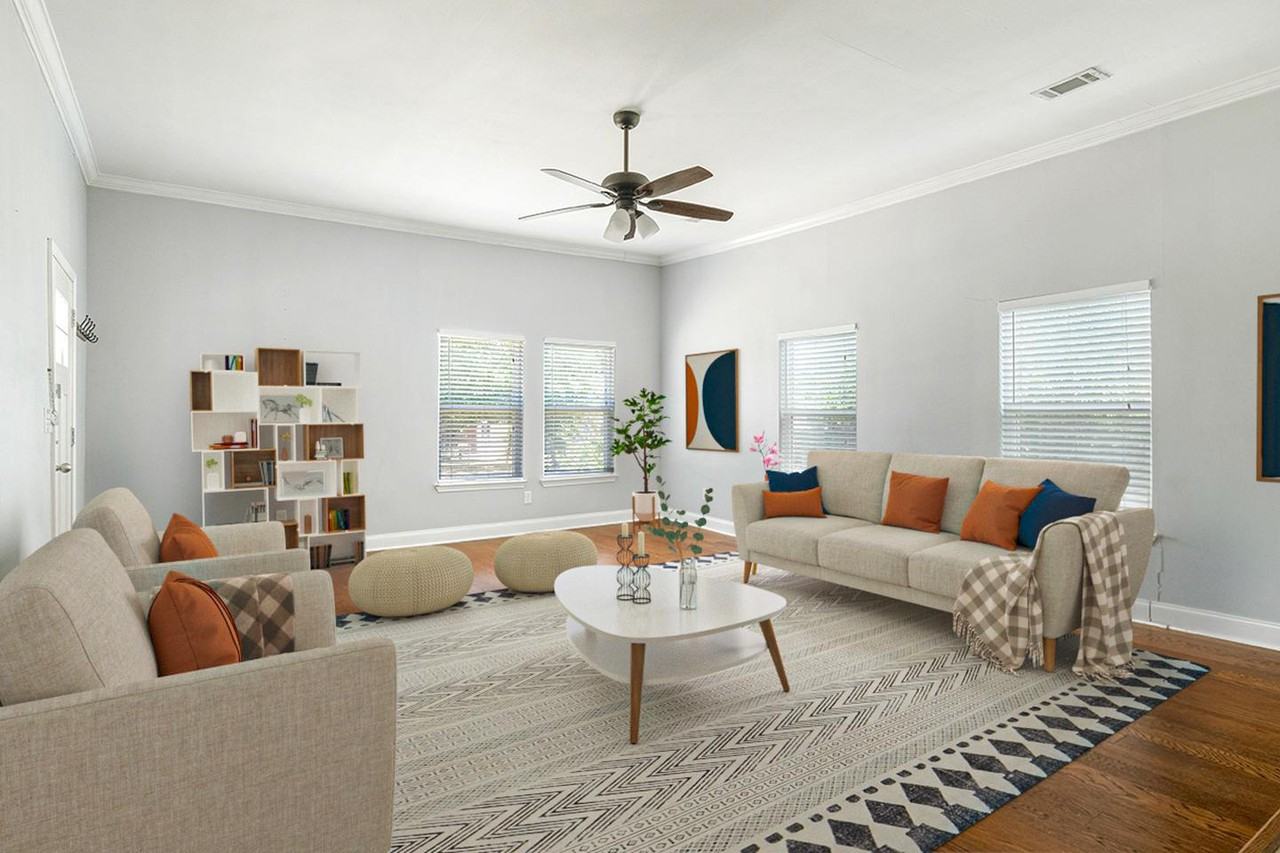 307 S Montreal Ave - Photo 2 of 20