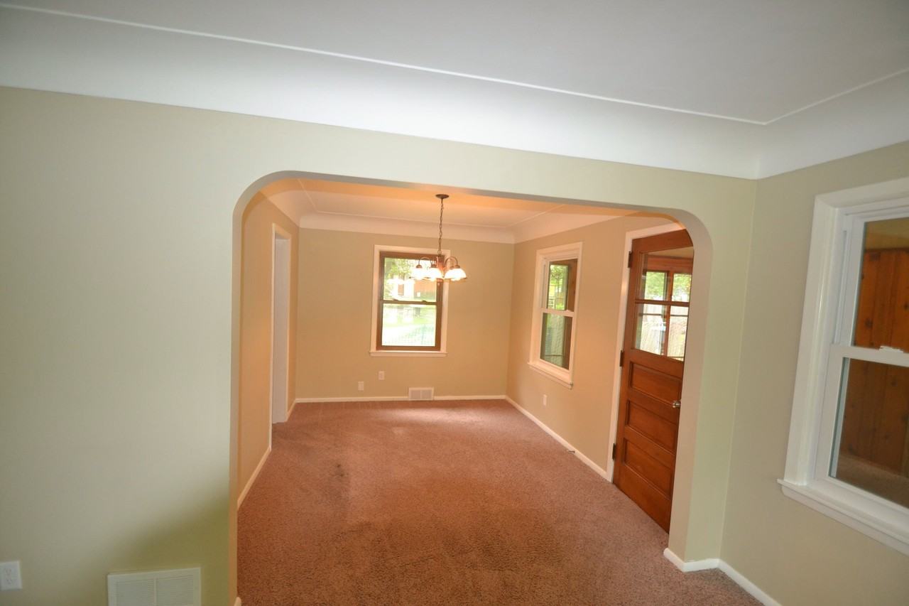 5001 Jersey Ave N - Photo 3 of 11