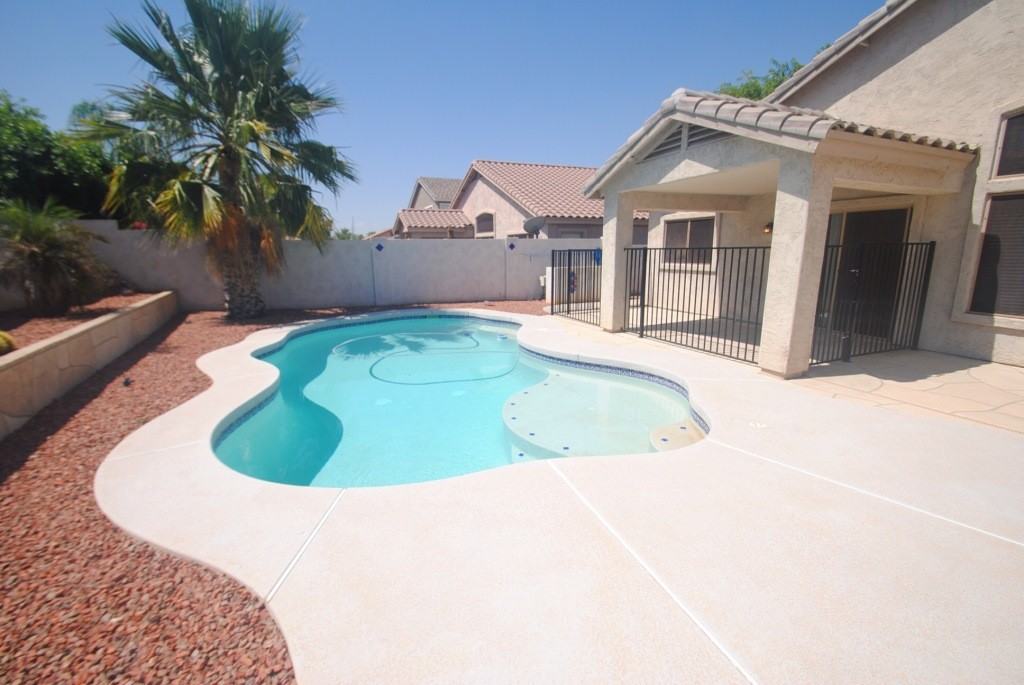 2843 S Wildrose - Photo 2 of 17