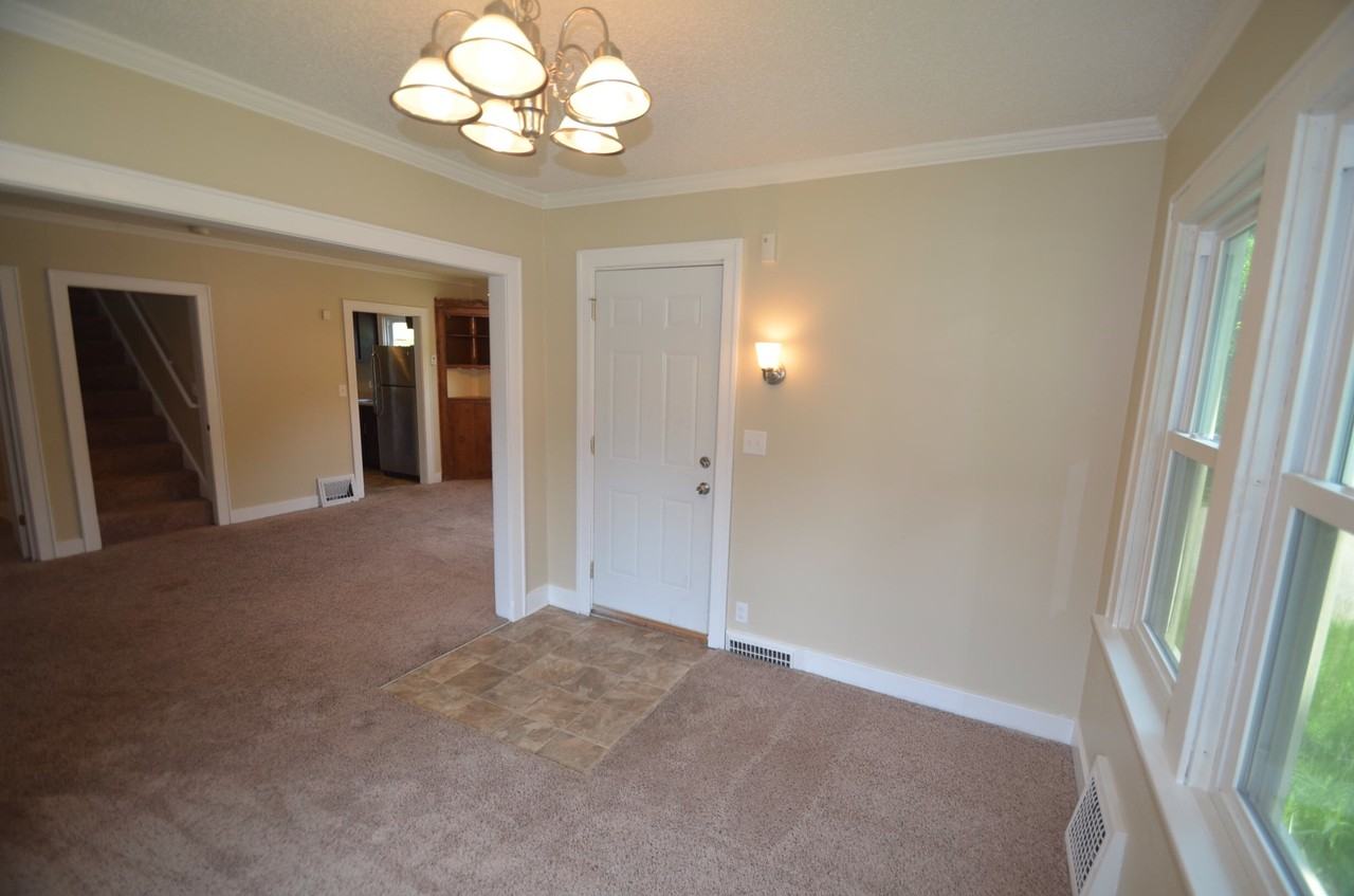 931 Warner Ave - Photo 2 of 9