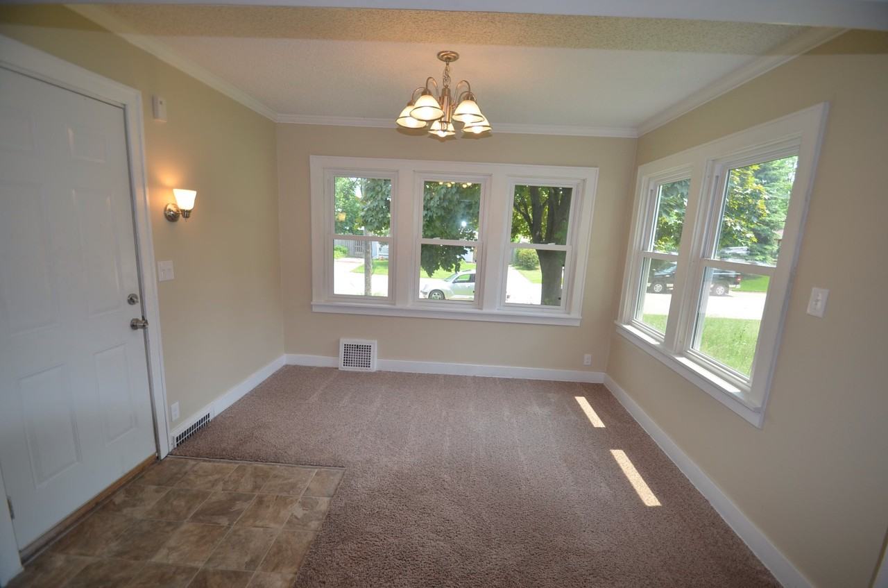 931 Warner Ave - Photo 3 of 9