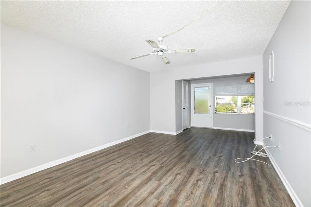 4515 Marine Pkwy - Photo 3 of 29