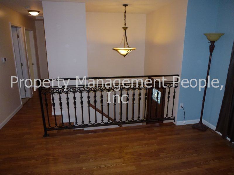 102 Walden Way - Photo 3 of 13