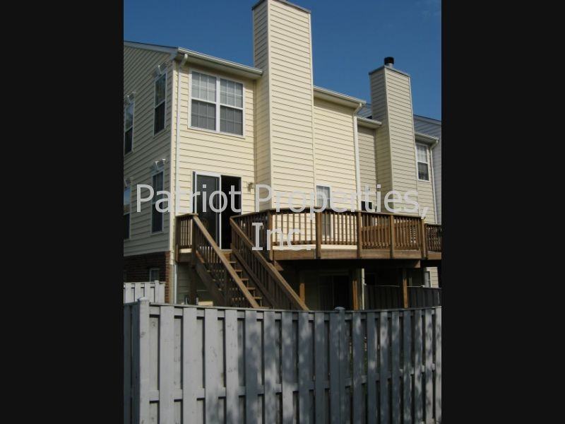 35863 Devon Park Square - Photo 2 of 6
