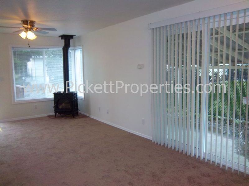 1138 Walnut Ct - Photo 3 of 6