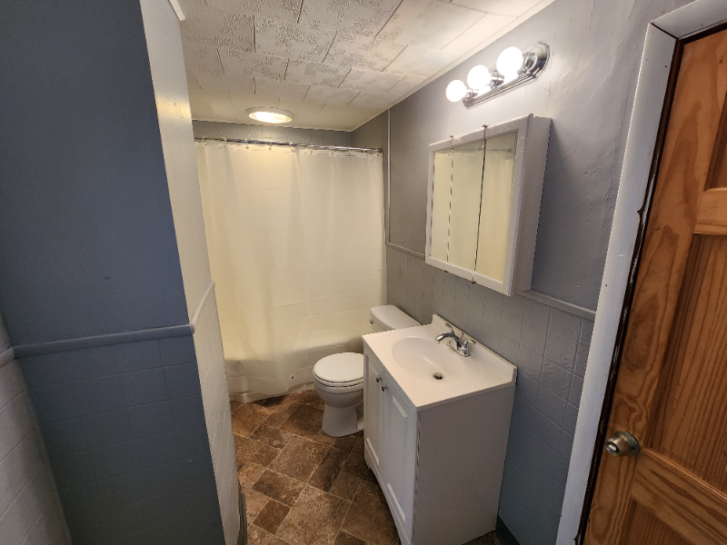 139 Weimar St - Photo 3 of 8