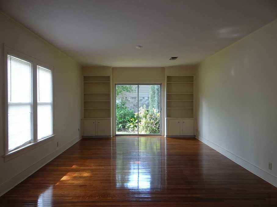 261 Manor Ave - Photo 2 of 11