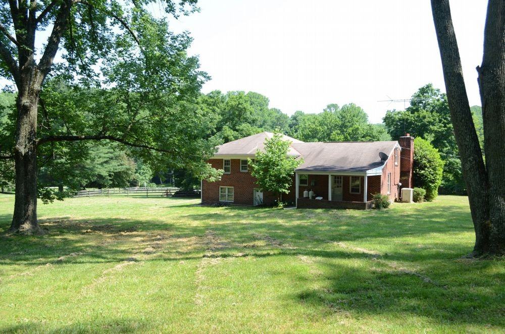 1224 Parkerville Rd - Photo 2 of 8