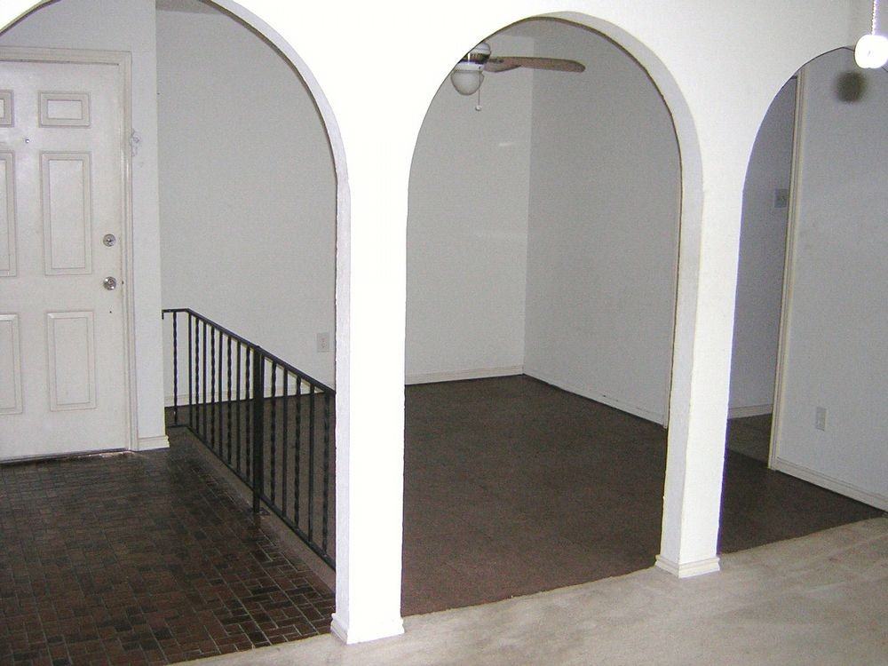 1706 Wisteria St - Photo 2 of 8