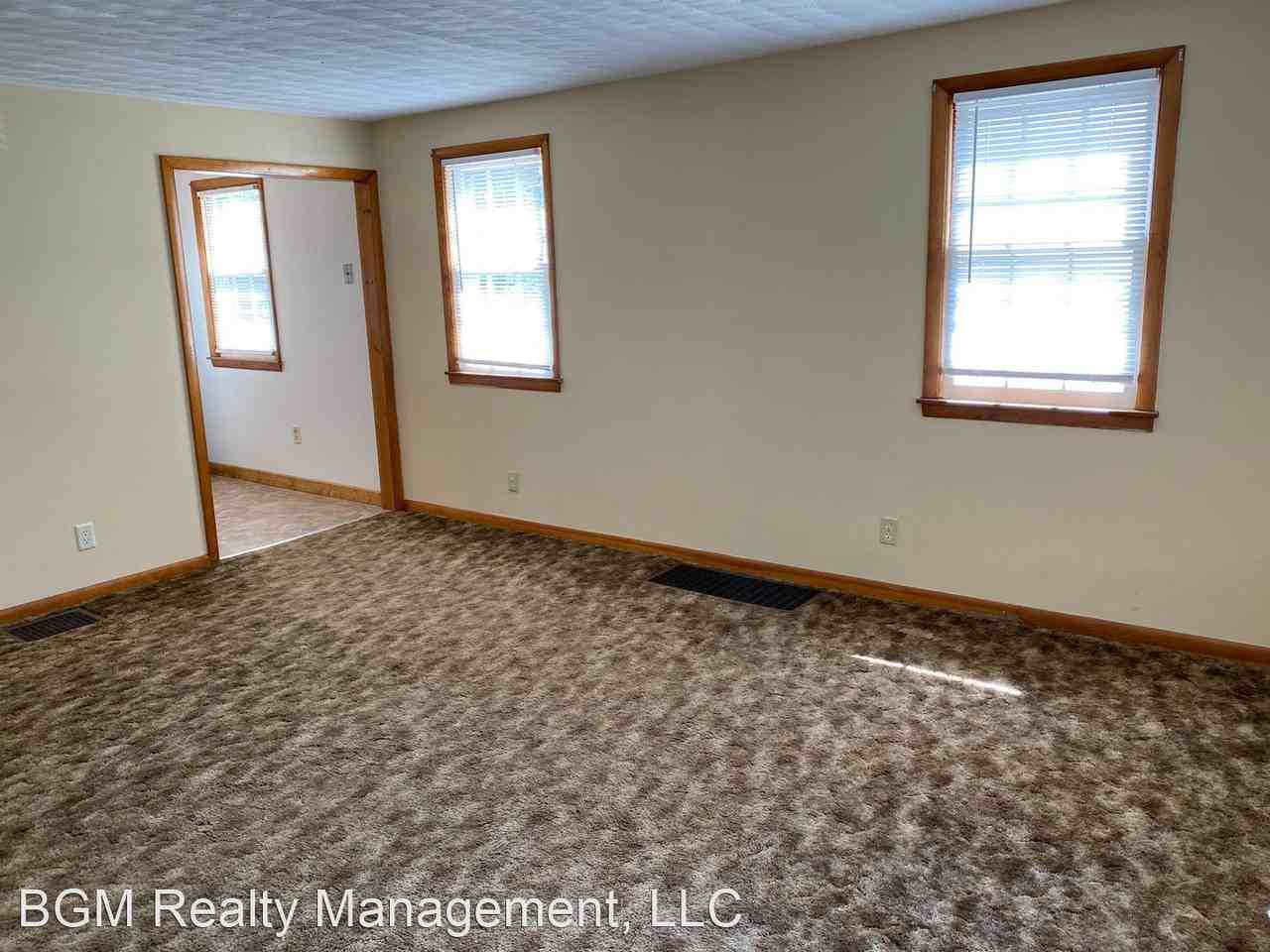 456 Albert St - Photo 2 of 7