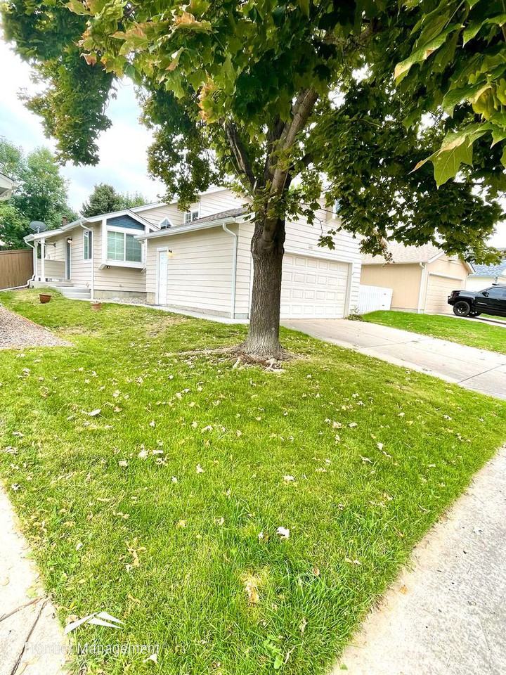 460 Arden Cir - Photo 2 of 16