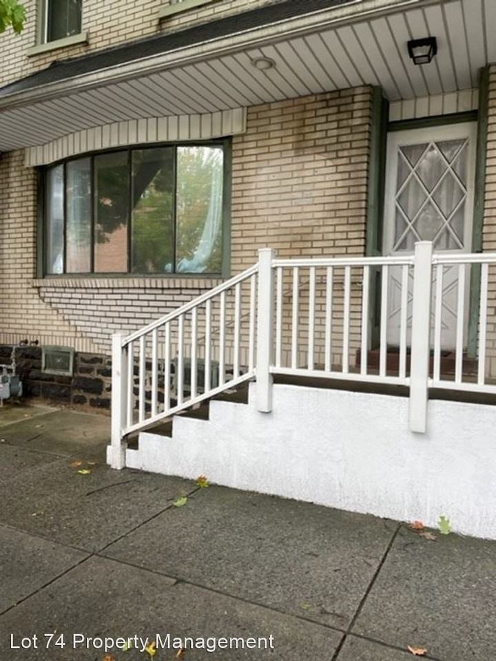 706 - 708 Main Street - Photo 2 of 11