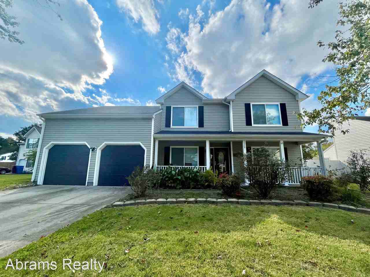 1319 Pinecroft Ln - Photo 2 of 46