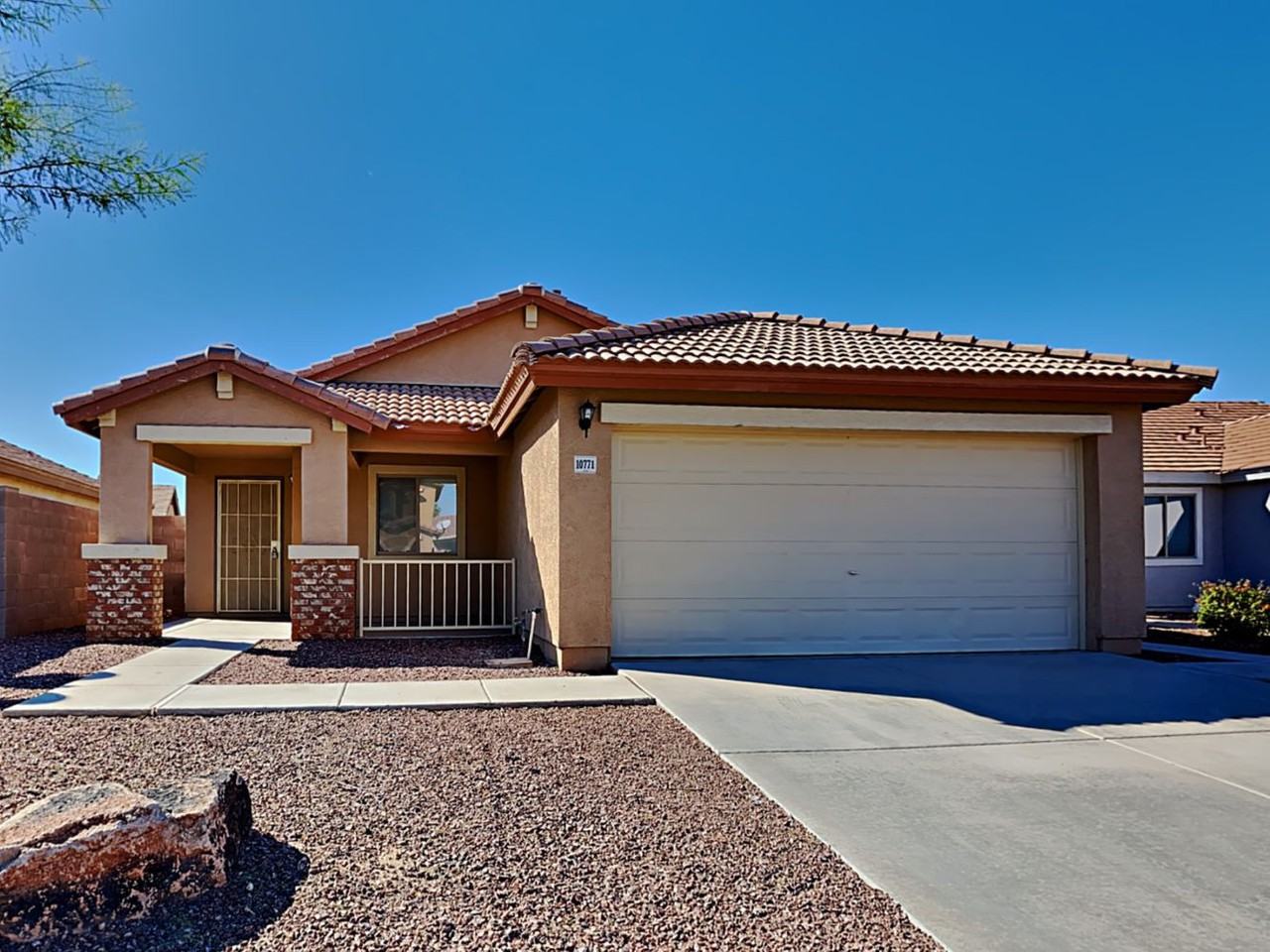 10771 W Mountain View Dr - Photo 2 of 19