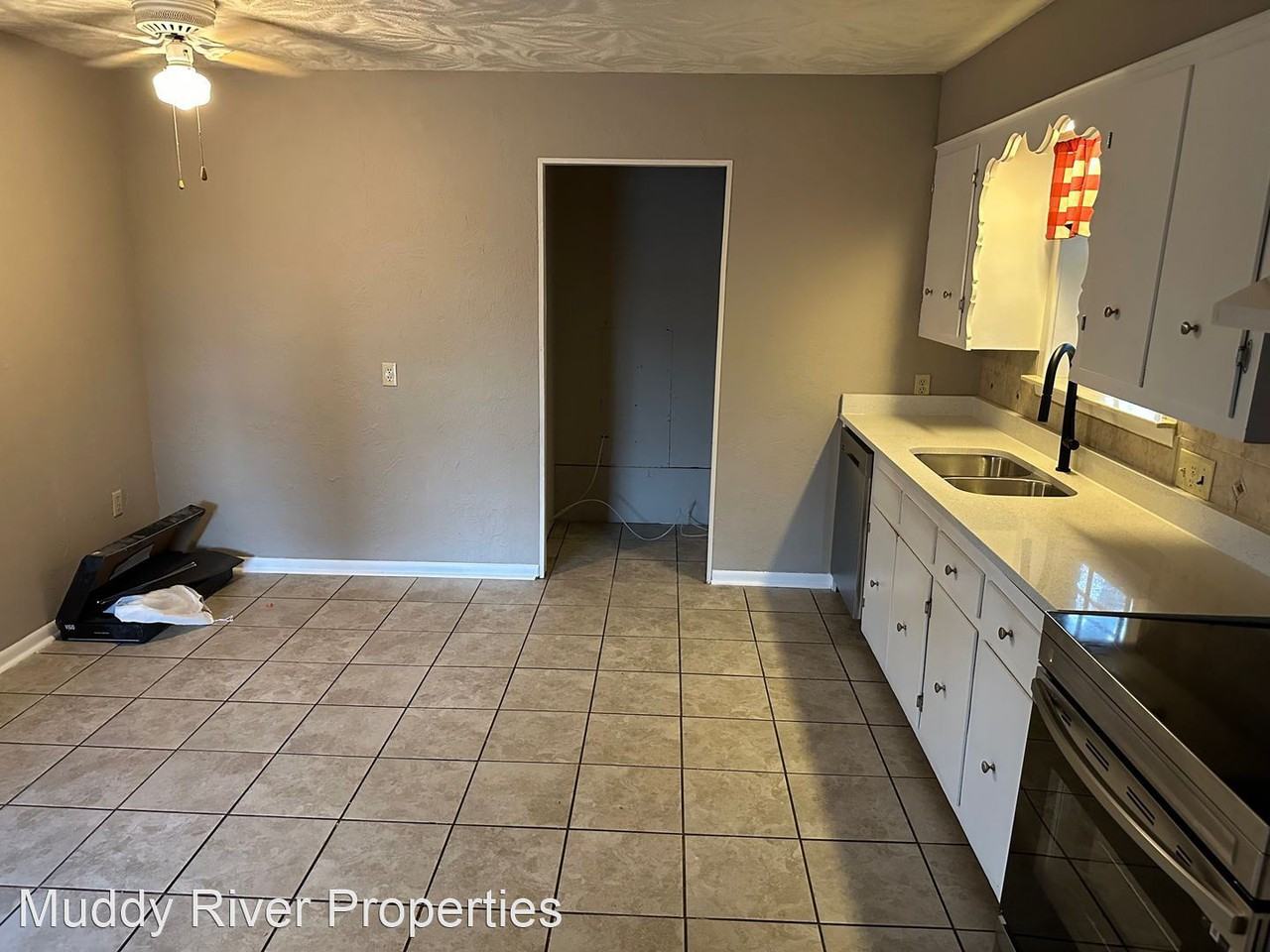 519 Shelton Rd - Photo 2 of 14