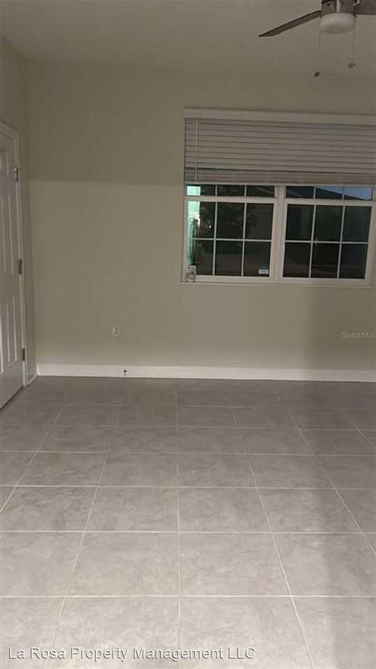 725 Simone Ct - Photo 3 of 9