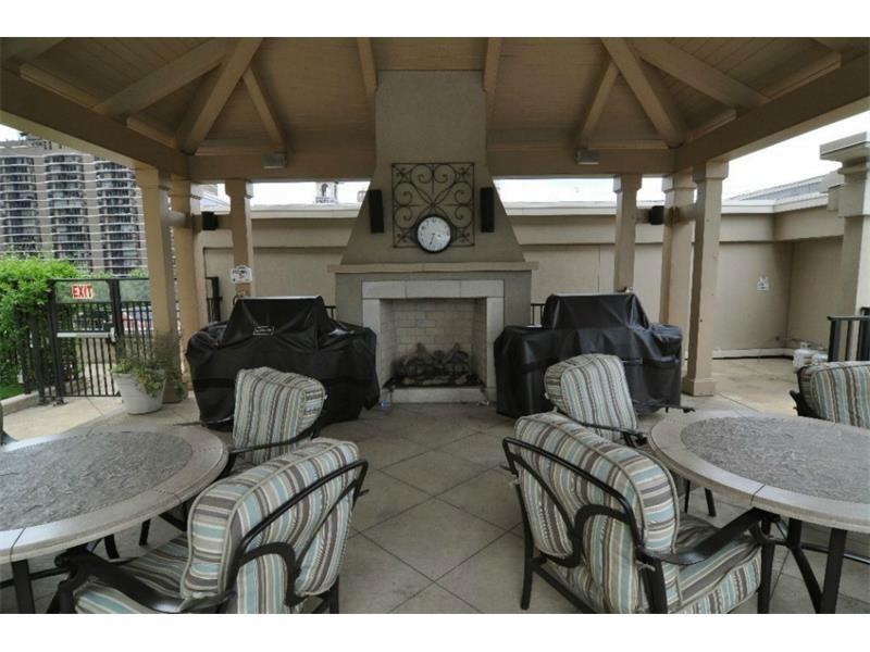 565 West Peachtree St NW - Photo 3 of 4