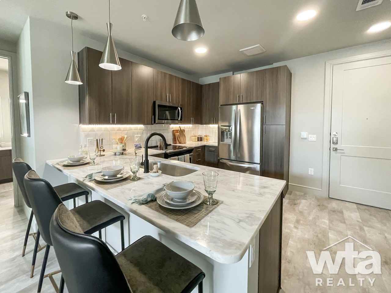 2618 KRAMER LN - Photo 2 of 39