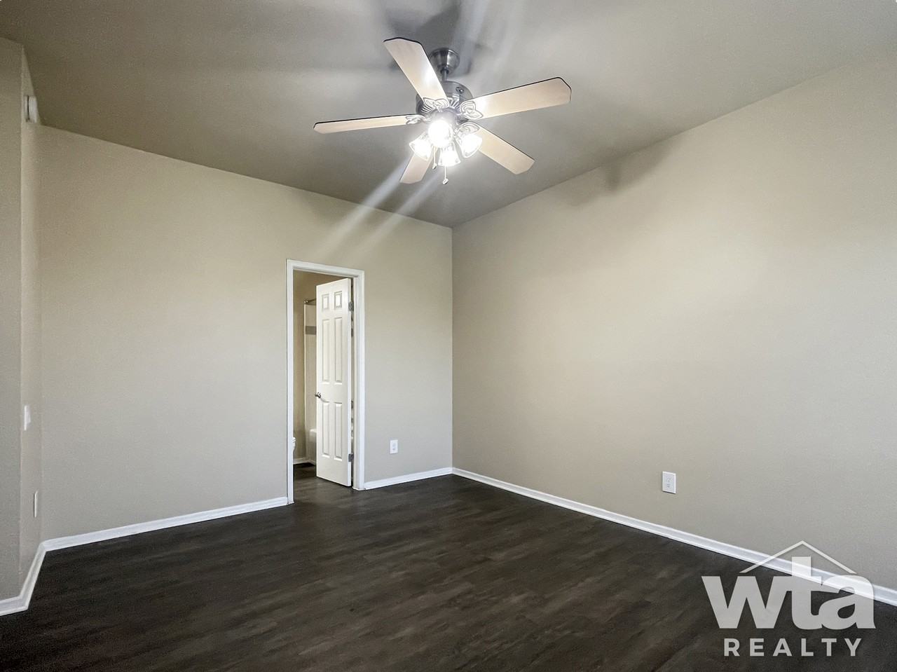 10307 MORADO COVE - Photo 3 of 28