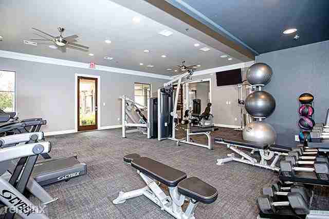 9400 Wade Blvd - Photo 2 of 14